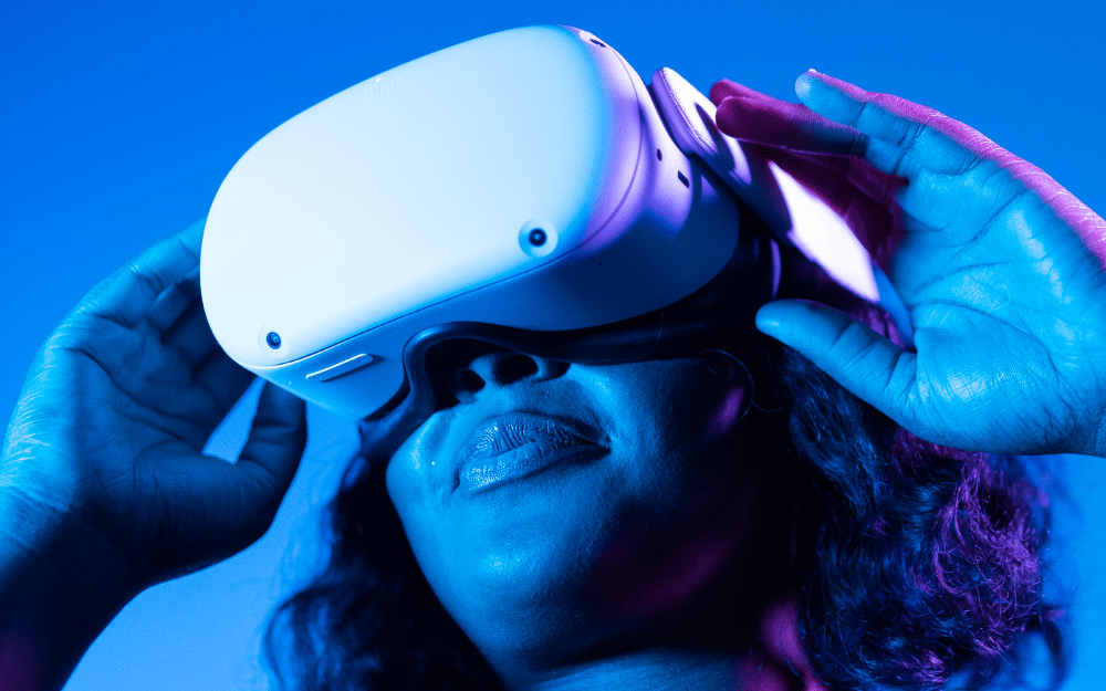 AN ILLUSTRATION OF A GIRL IS ENJOYING VR-READY LAPTOPS FOR HIGH END GAMING. 